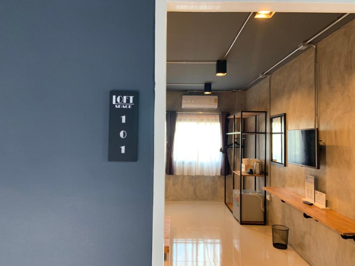 Loft Space Hotel Ранонг Экстерьер фото