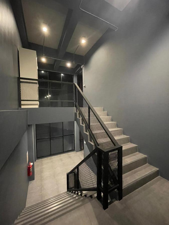 Loft Space Hotel Ранонг Экстерьер фото