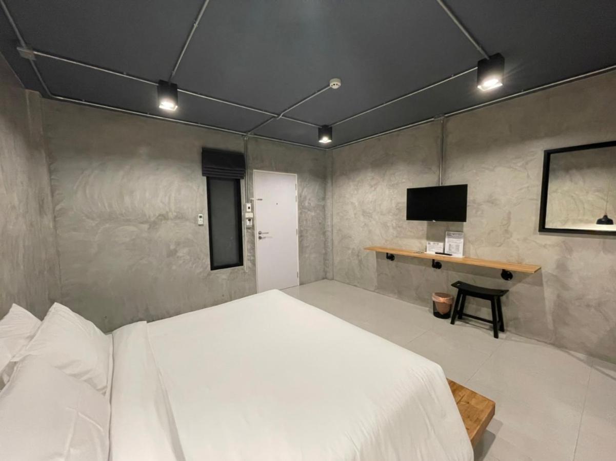 Loft Space Hotel Ранонг Экстерьер фото