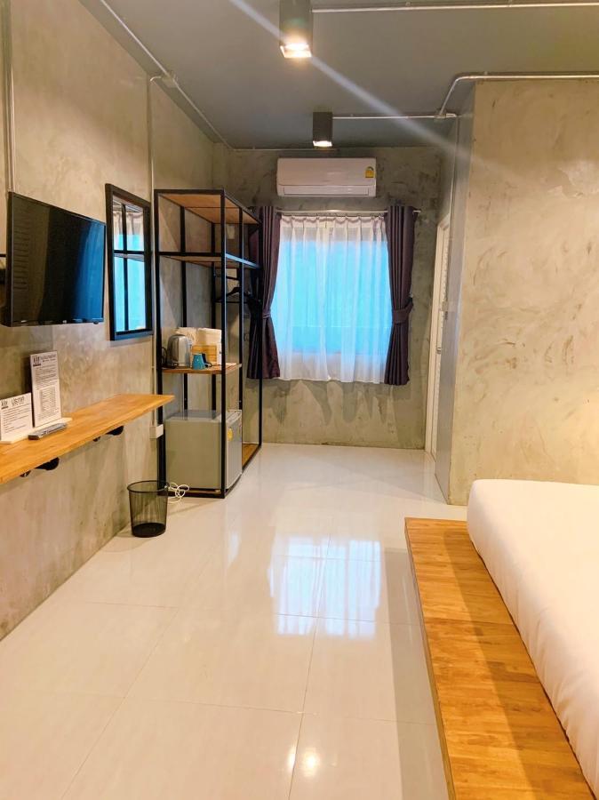 Loft Space Hotel Ранонг Экстерьер фото