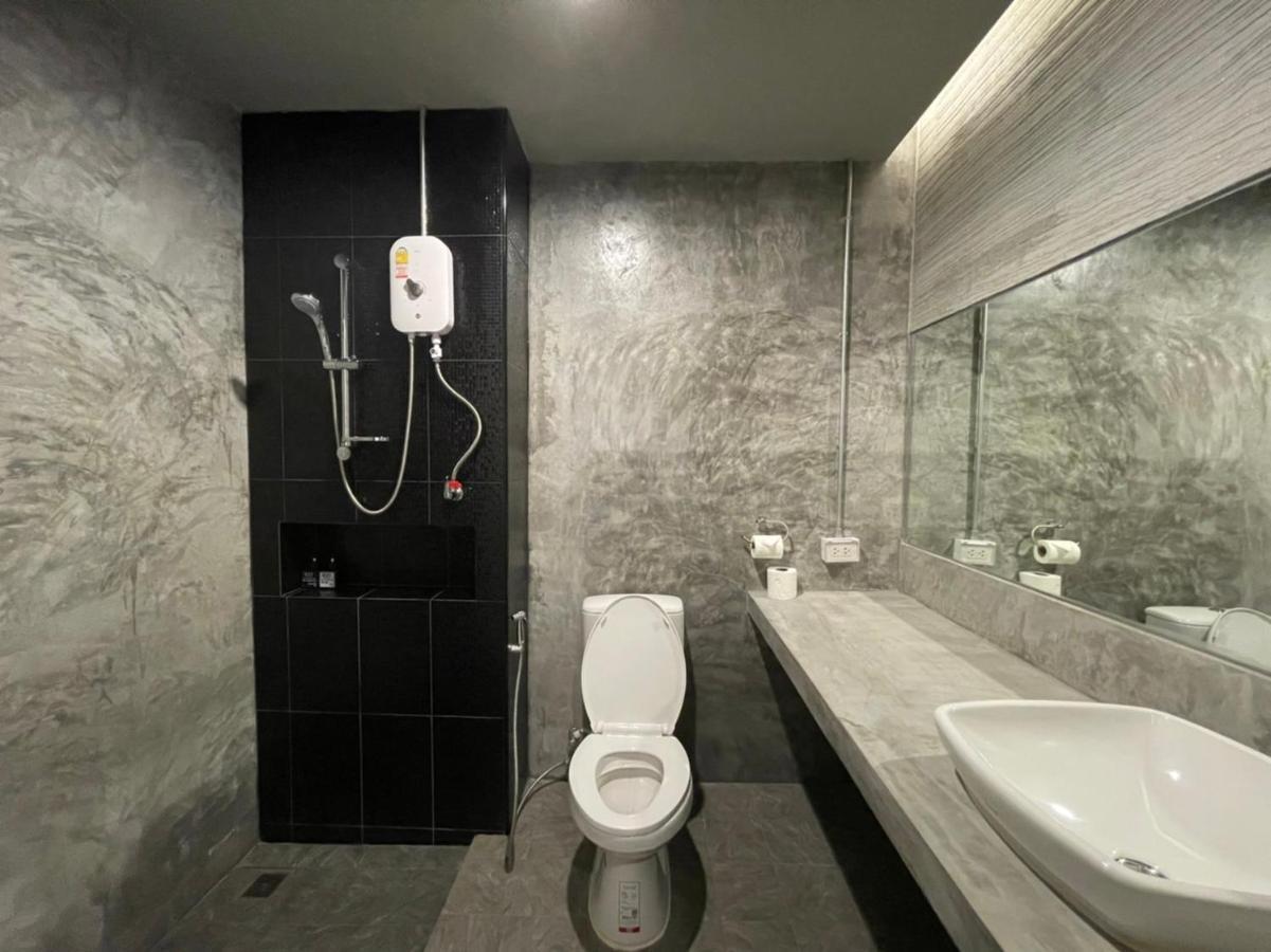 Loft Space Hotel Ранонг Экстерьер фото