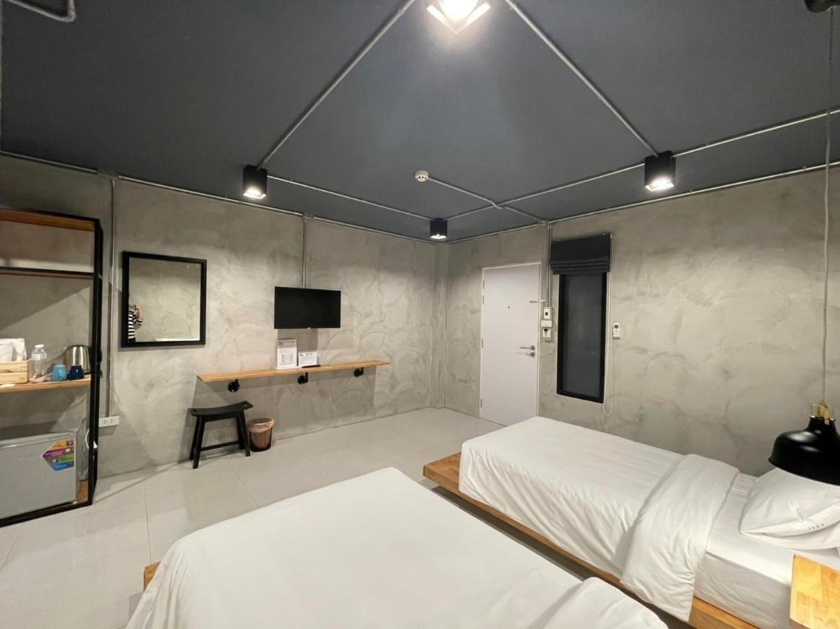 Loft Space Hotel Ранонг Экстерьер фото