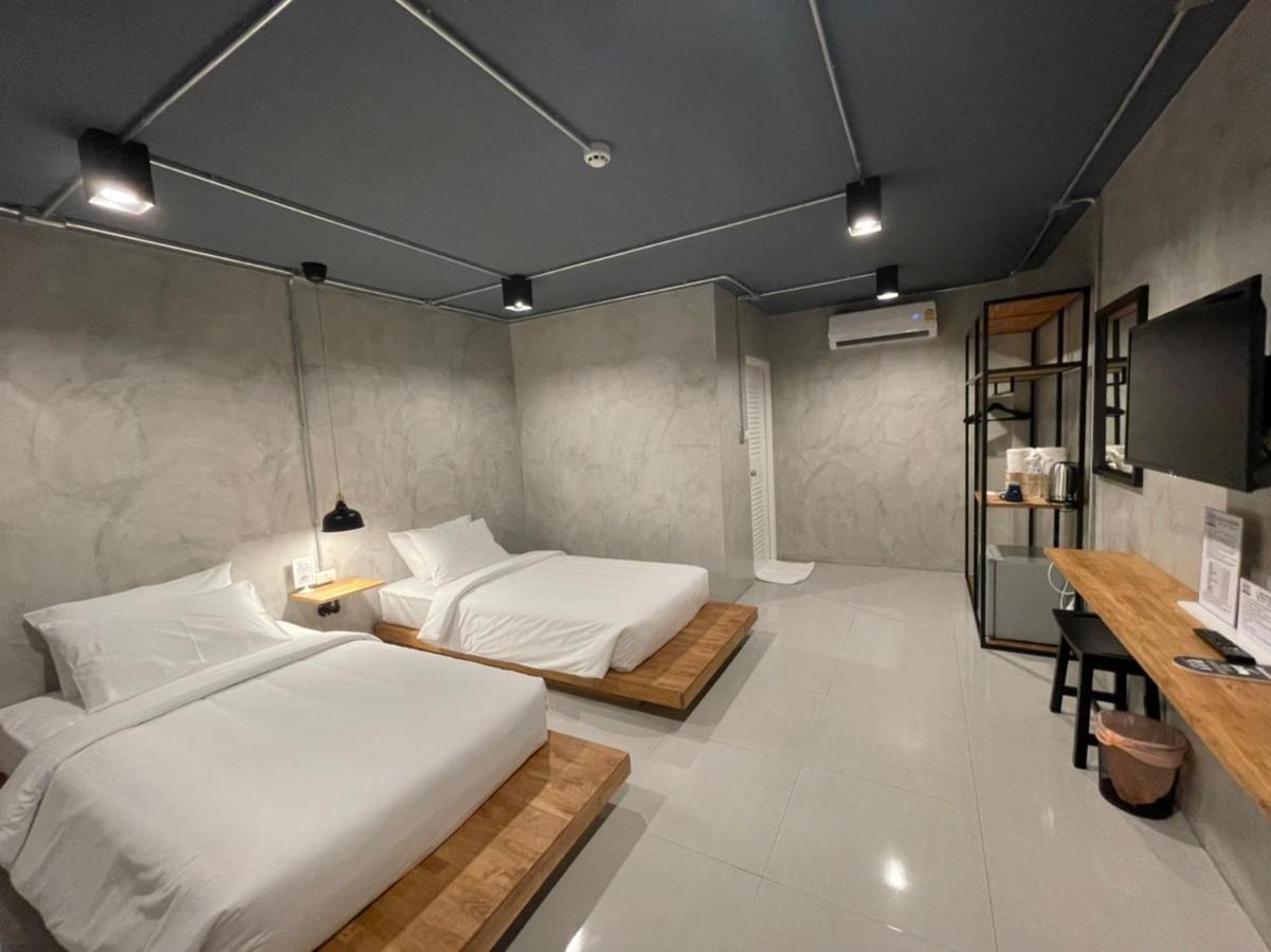 Loft Space Hotel Ранонг Экстерьер фото
