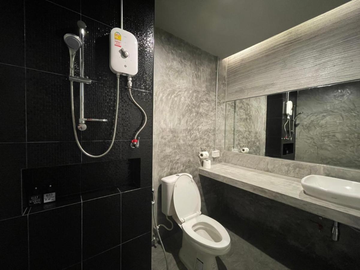 Loft Space Hotel Ранонг Экстерьер фото
