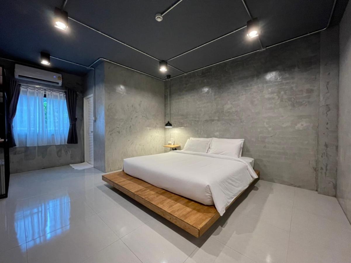 Loft Space Hotel Ранонг Экстерьер фото