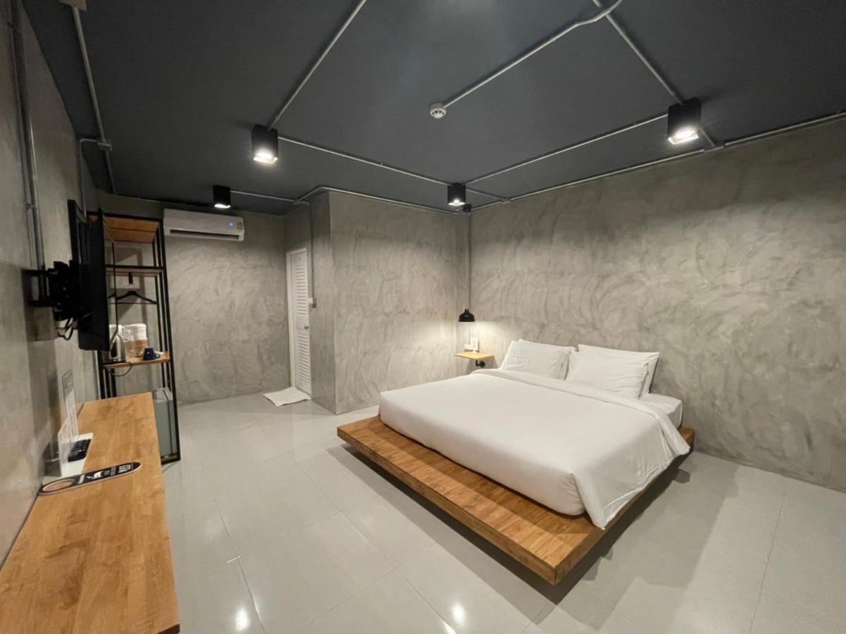 Loft Space Hotel Ранонг Экстерьер фото